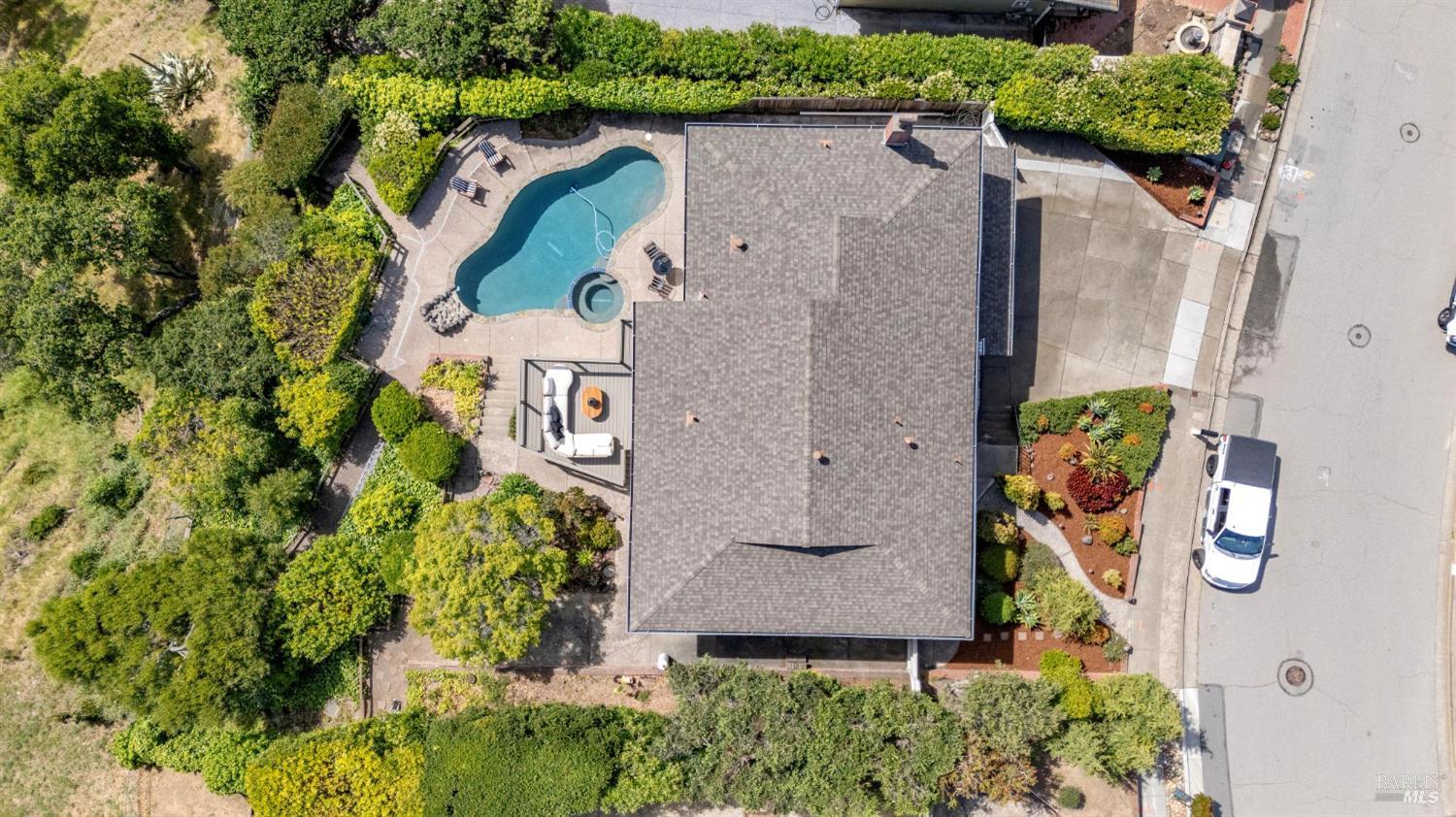 Detail Gallery Image 2 of 85 For 184 Mcnear Dr, San Rafael,  CA 94901 - 3 Beds | 2/1 Baths