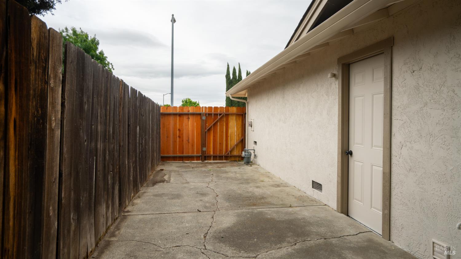 Detail Gallery Image 35 of 37 For 2869 Marigold Dr, Fairfield,  CA 94533 - 4 Beds | 2 Baths