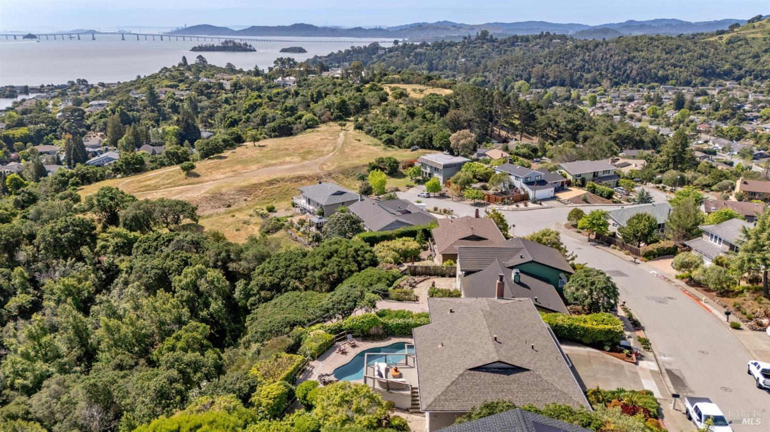 Detail Gallery Image 5 of 85 For 184 Mcnear Dr, San Rafael,  CA 94901 - 3 Beds | 2/1 Baths