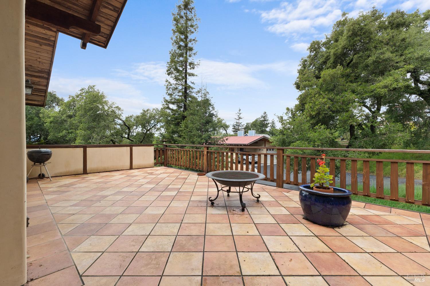 5262 Wikiup Court photo 3