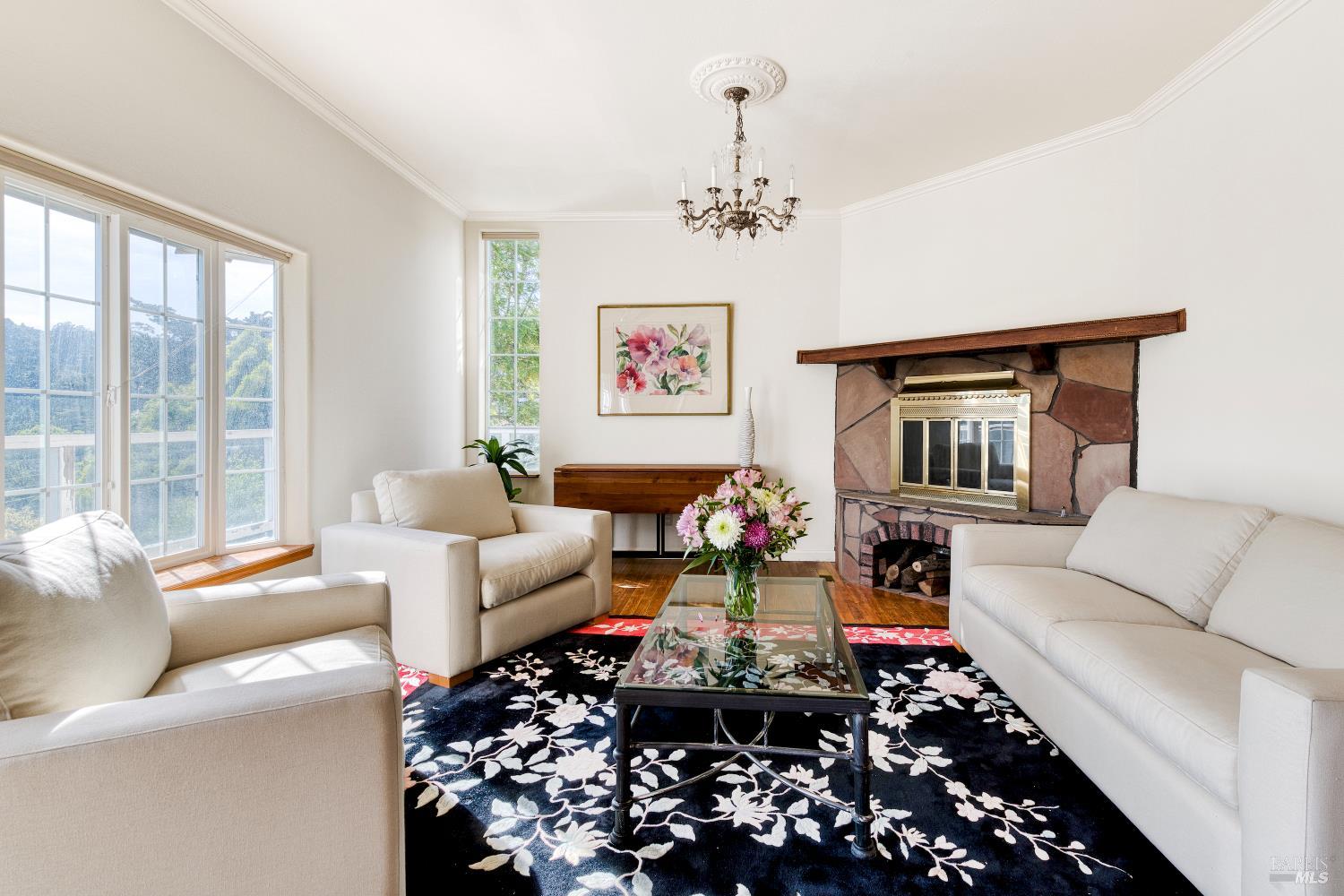 Detail Gallery Image 4 of 32 For 320 Dolan Ave, Mill Valley,  CA 94941 - 4 Beds | 5 Baths