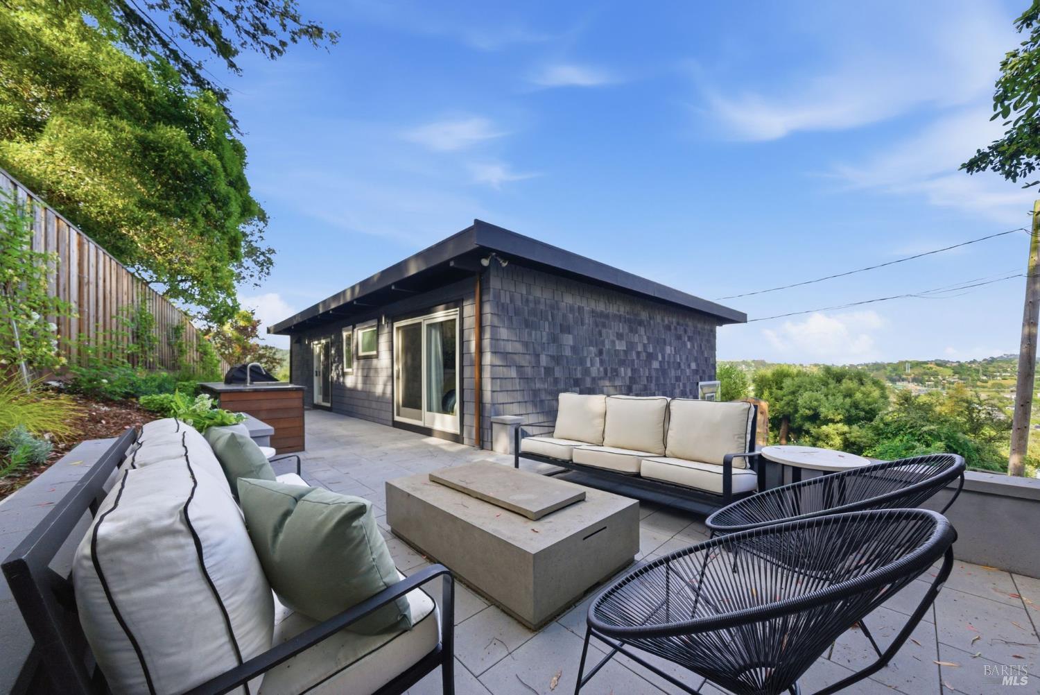 Detail Gallery Image 50 of 88 For 439 Molino Ave, Mill Valley,  CA 94941 - 4 Beds | 2 Baths