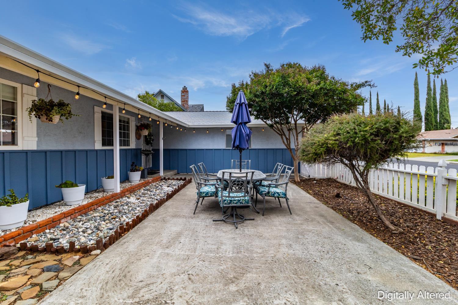 Detail Gallery Image 4 of 52 For 131 Hartford Ave, Vacaville,  CA 95687 - 4 Beds | 2 Baths