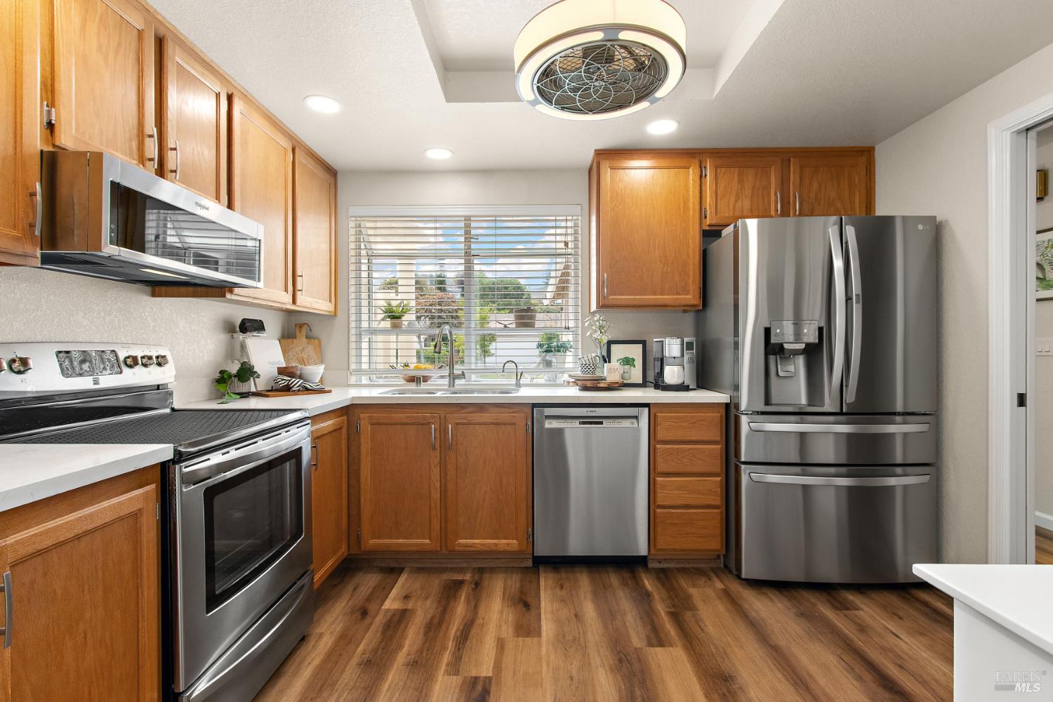 Detail Gallery Image 11 of 33 For 304 Columbia Cir, Benicia,  CA 94510 - 2 Beds | 2/1 Baths