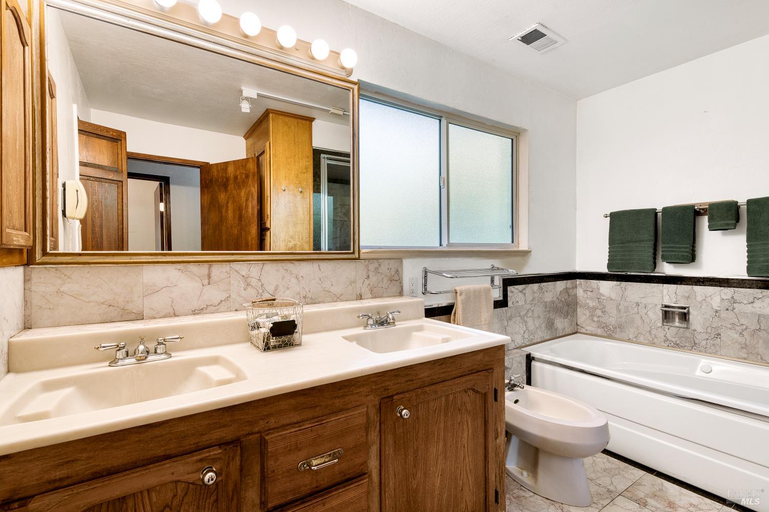 Detail Gallery Image 17 of 32 For 320 Dolan Ave, Mill Valley,  CA 94941 - 4 Beds | 5 Baths