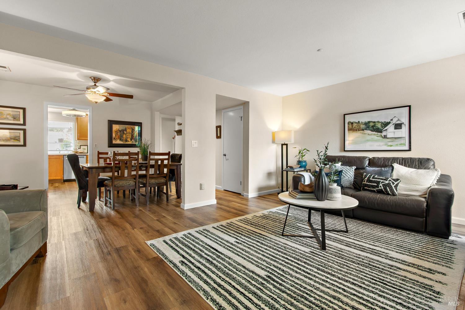 Detail Gallery Image 8 of 33 For 304 Columbia Cir, Benicia,  CA 94510 - 2 Beds | 2/1 Baths