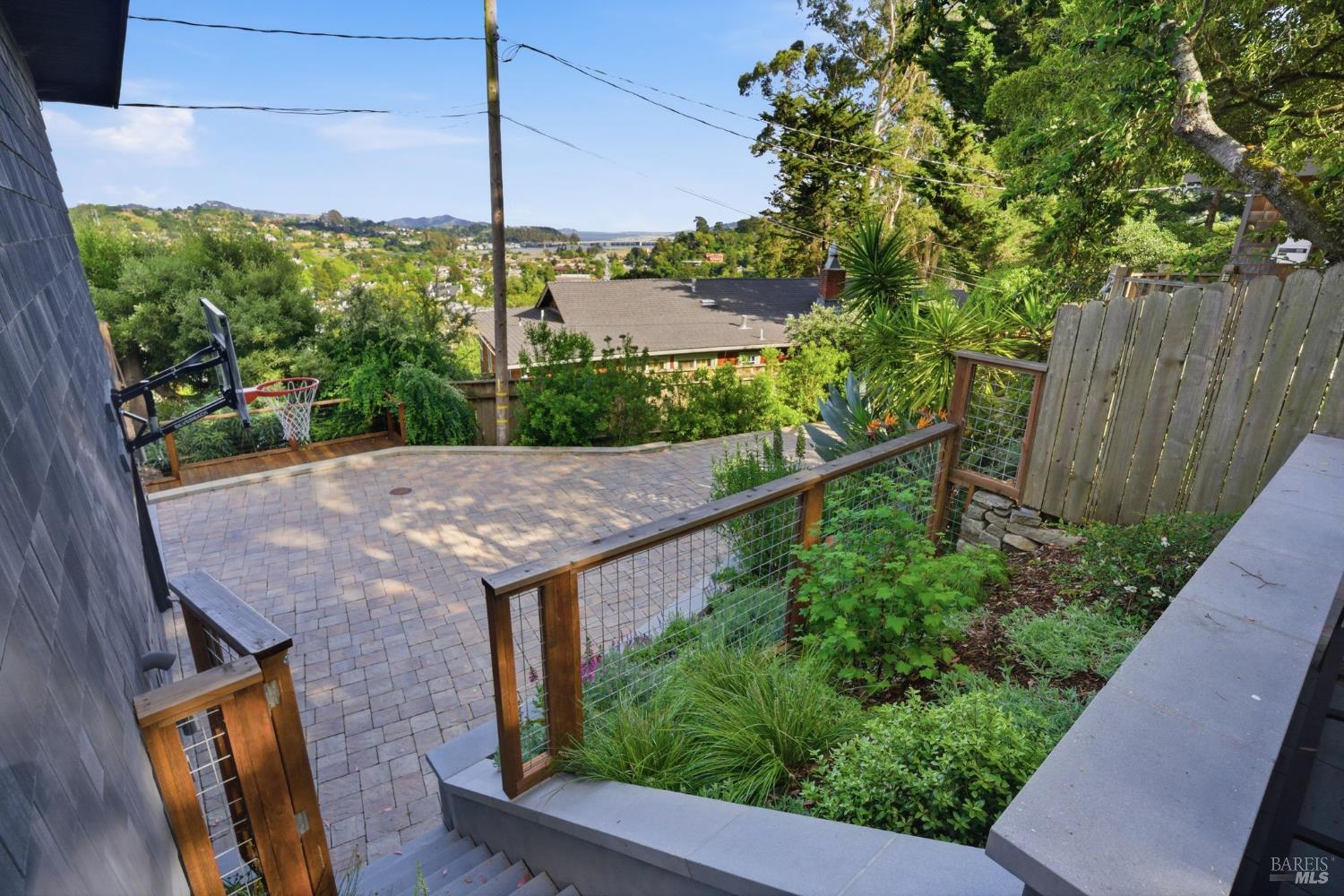 Detail Gallery Image 60 of 88 For 439 Molino Ave, Mill Valley,  CA 94941 - 4 Beds | 2 Baths