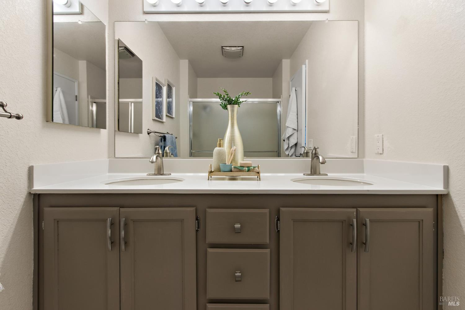 Detail Gallery Image 19 of 33 For 304 Columbia Cir, Benicia,  CA 94510 - 2 Beds | 2/1 Baths