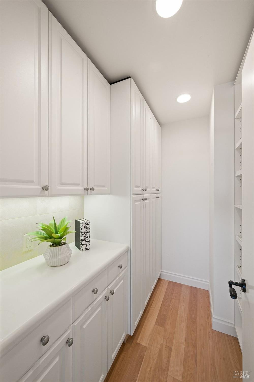 Detail Gallery Image 42 of 58 For 5 Warren Ct, Tiburon,  CA 94920 - 4 Beds | 4/1 Baths