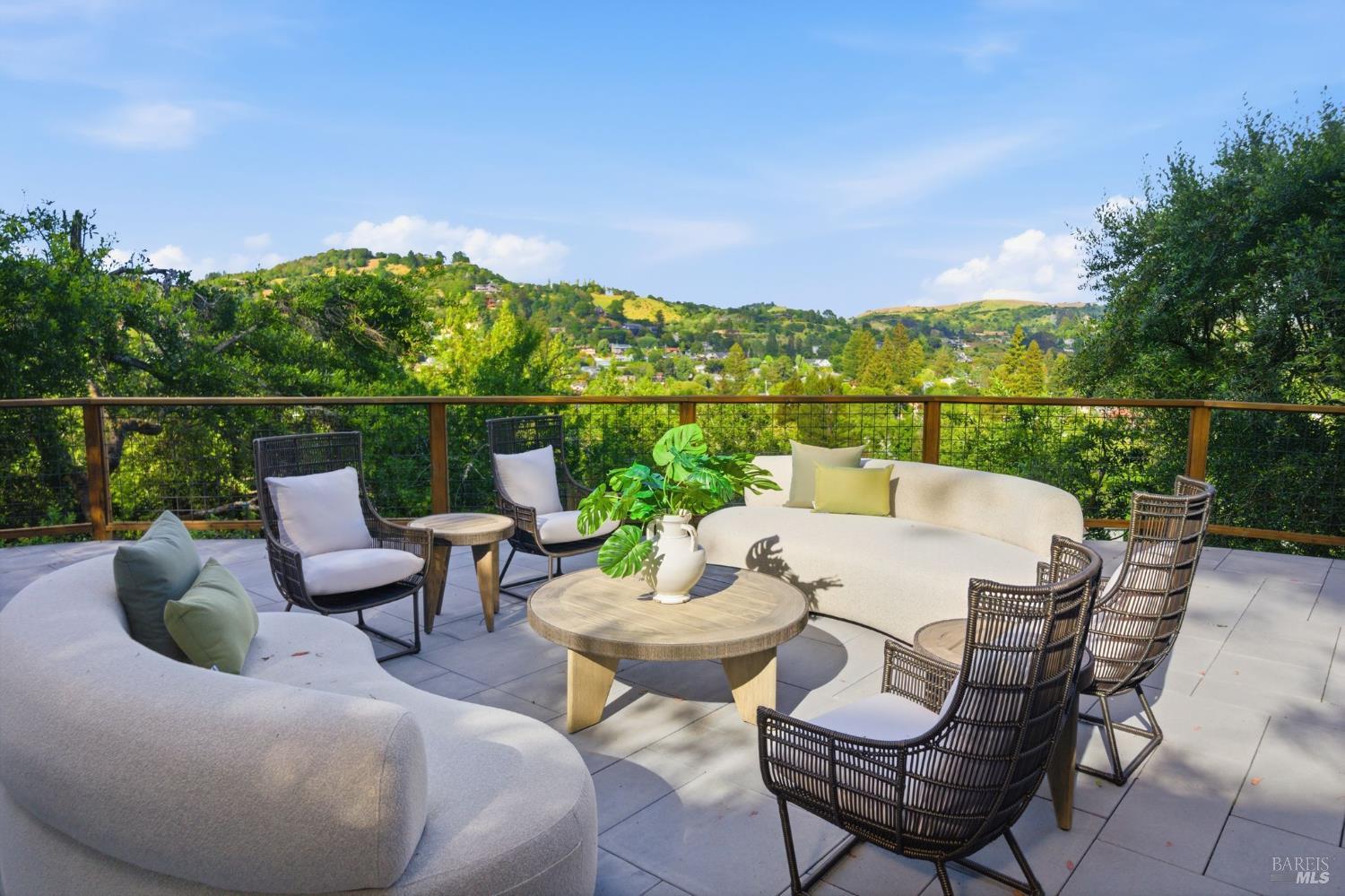 Detail Gallery Image 62 of 88 For 439 Molino Ave, Mill Valley,  CA 94941 - 4 Beds | 2 Baths