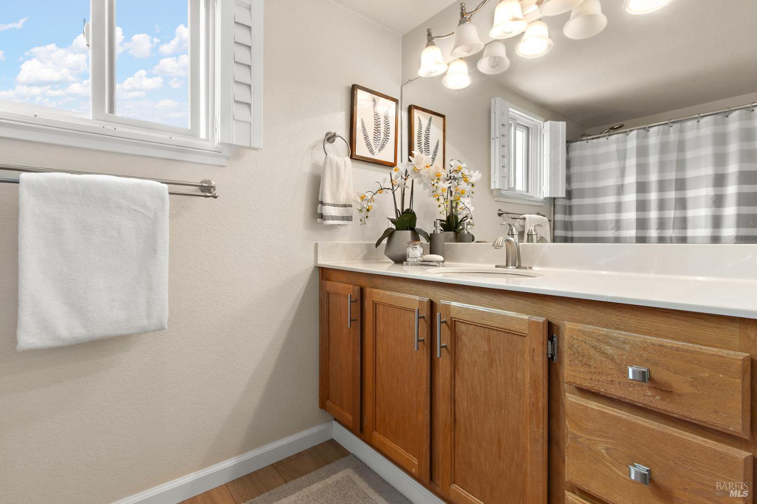 Detail Gallery Image 24 of 33 For 304 Columbia Cir, Benicia,  CA 94510 - 2 Beds | 2/1 Baths