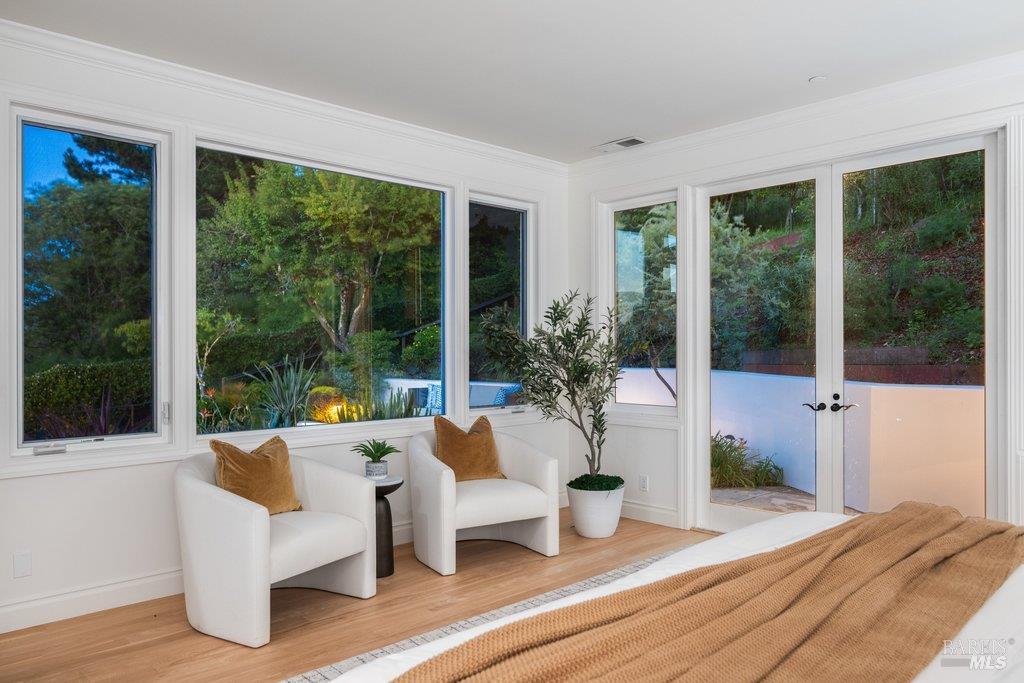 Detail Gallery Image 23 of 58 For 5 Warren Ct, Tiburon,  CA 94920 - 4 Beds | 4/1 Baths