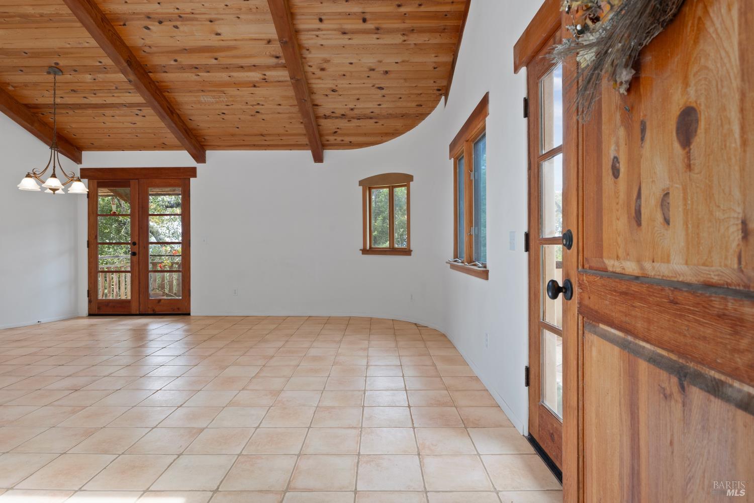 5262 Wikiup Court photo 3