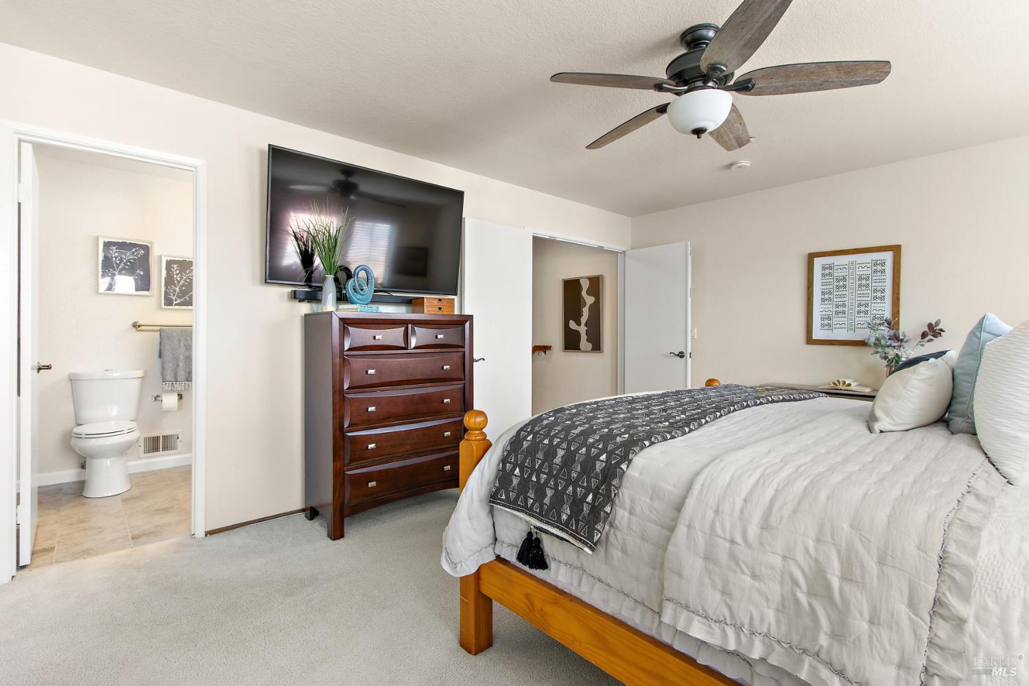 Detail Gallery Image 17 of 33 For 304 Columbia Cir, Benicia,  CA 94510 - 2 Beds | 2/1 Baths