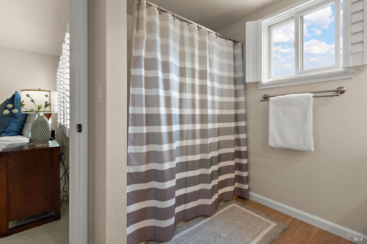 Detail Gallery Image 23 of 33 For 304 Columbia Cir, Benicia,  CA 94510 - 2 Beds | 2/1 Baths