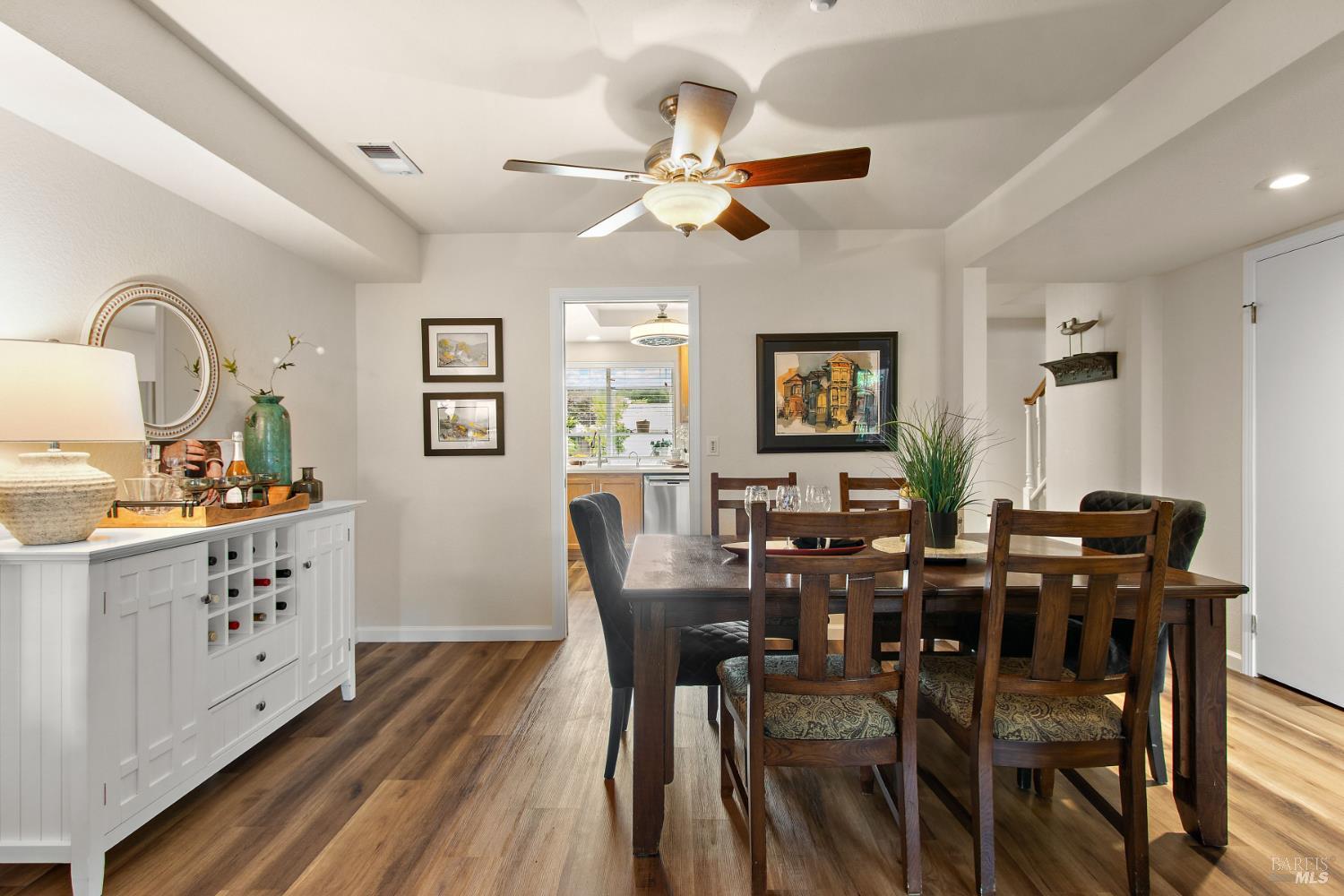 Detail Gallery Image 10 of 33 For 304 Columbia Cir, Benicia,  CA 94510 - 2 Beds | 2/1 Baths