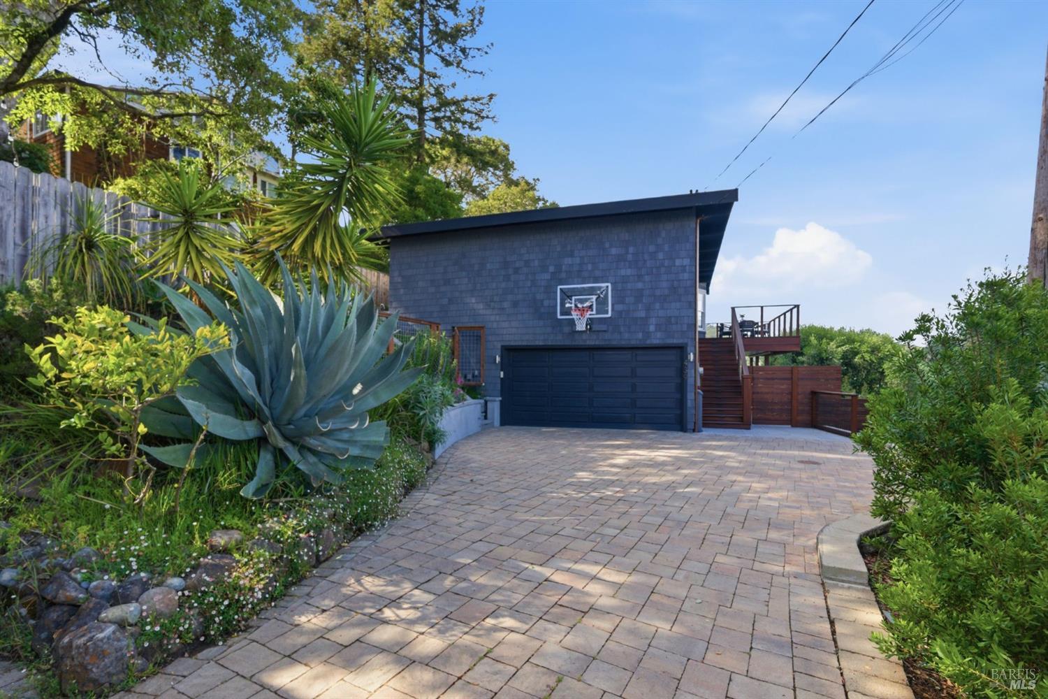 Detail Gallery Image 46 of 88 For 439 Molino Ave, Mill Valley,  CA 94941 - 4 Beds | 2 Baths