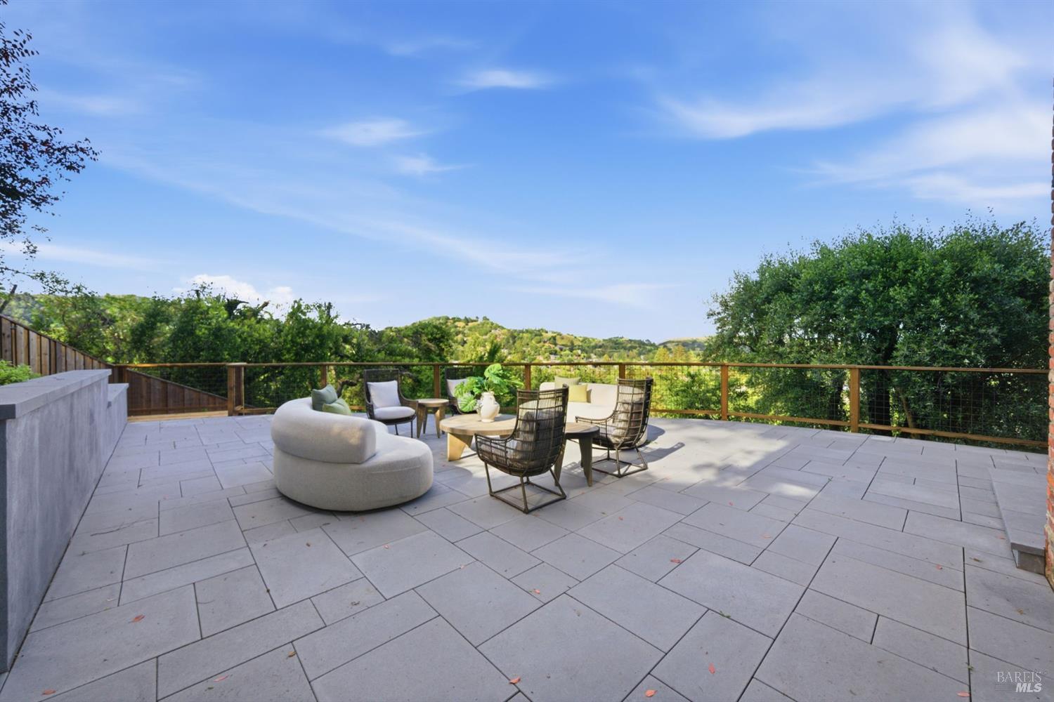 Detail Gallery Image 63 of 88 For 439 Molino Ave, Mill Valley,  CA 94941 - 4 Beds | 2 Baths