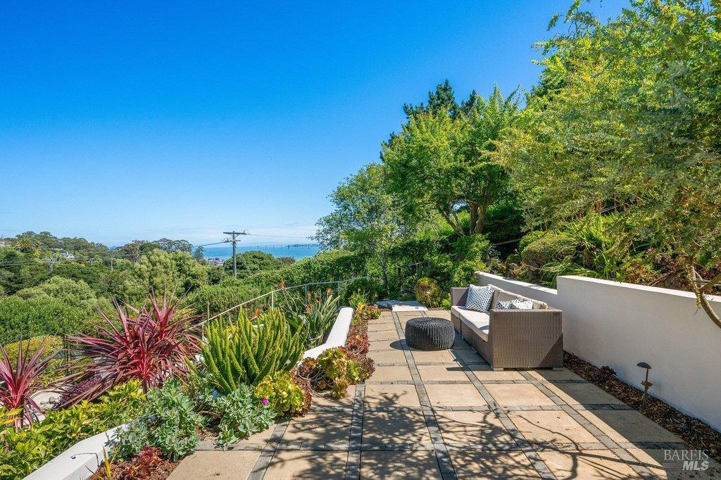 Detail Gallery Image 24 of 58 For 5 Warren Ct, Tiburon,  CA 94920 - 4 Beds | 4/1 Baths