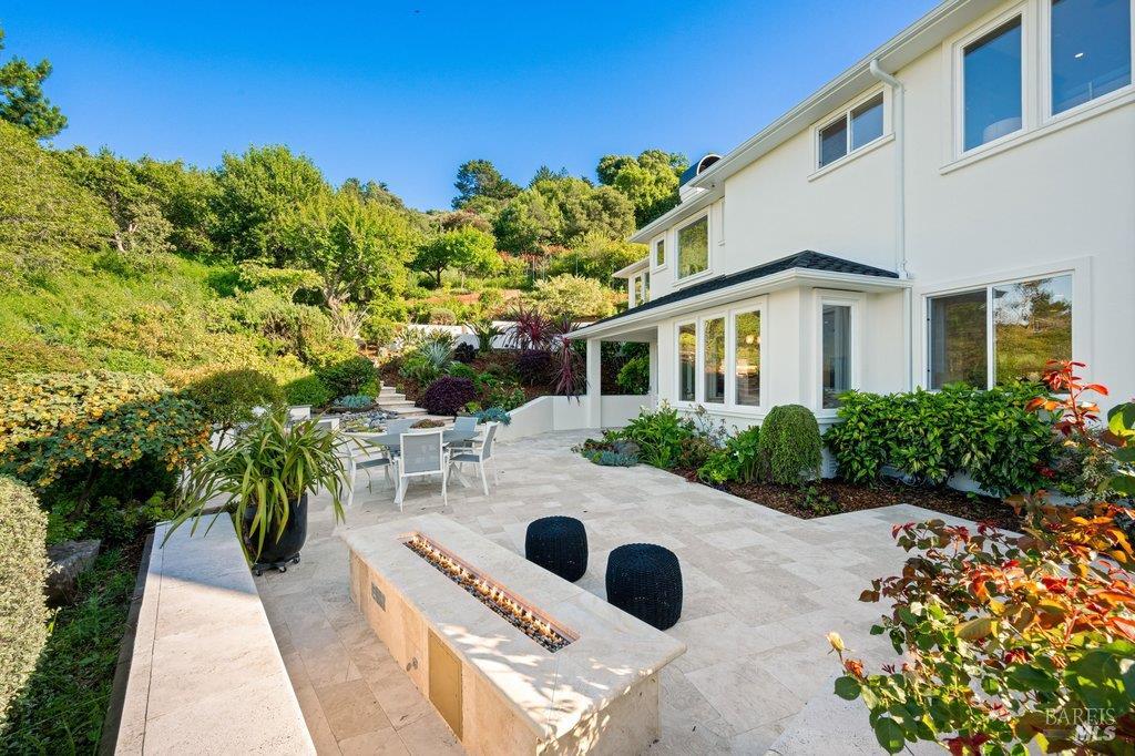Detail Gallery Image 18 of 58 For 5 Warren Ct, Tiburon,  CA 94920 - 4 Beds | 4/1 Baths