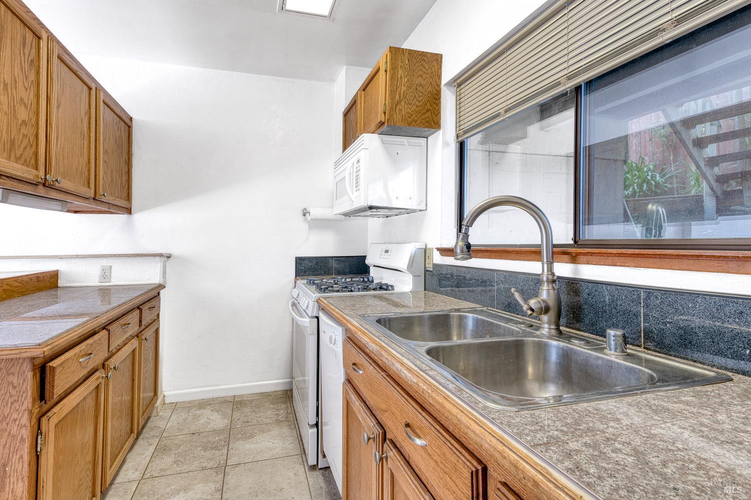 Detail Gallery Image 29 of 32 For 320 Dolan Ave, Mill Valley,  CA 94941 - 4 Beds | 5 Baths