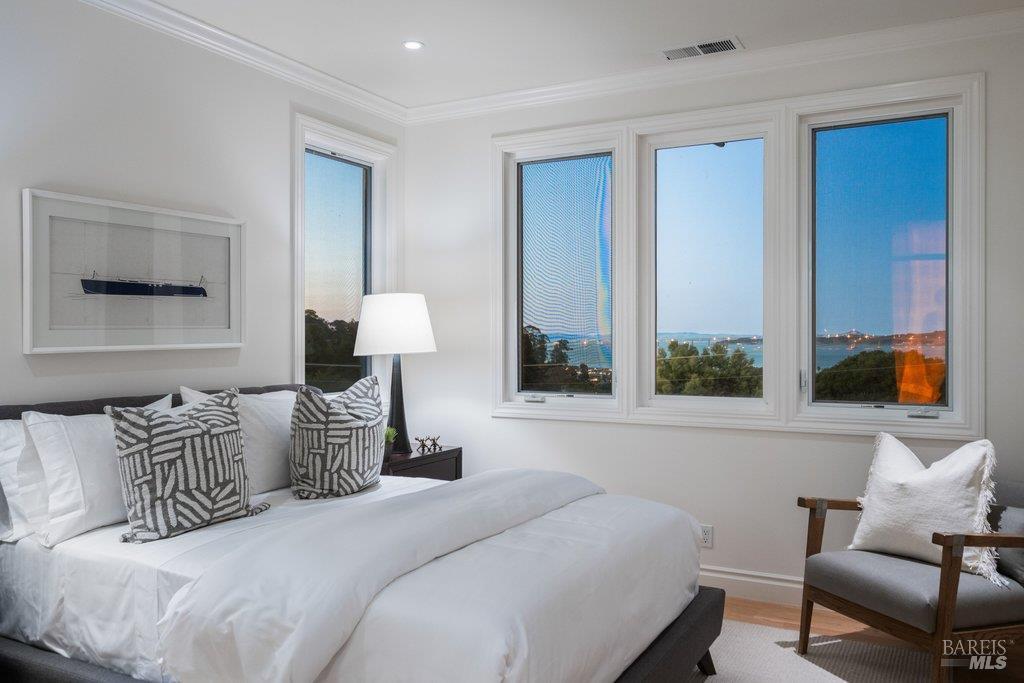 Detail Gallery Image 35 of 58 For 5 Warren Ct, Tiburon,  CA 94920 - 4 Beds | 4/1 Baths