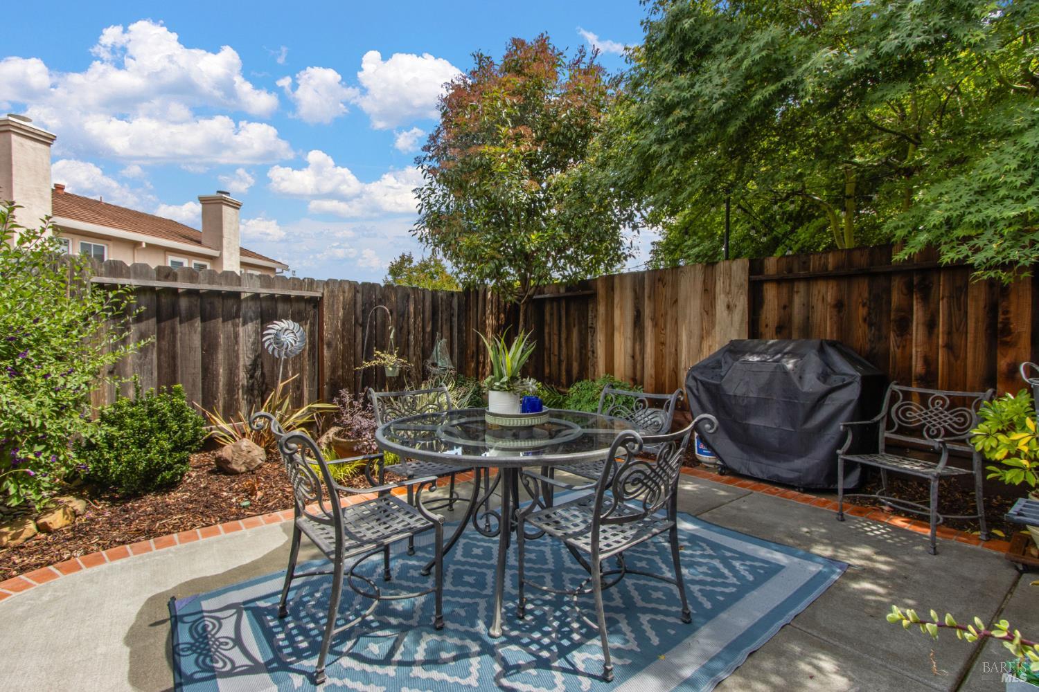 Detail Gallery Image 25 of 33 For 304 Columbia Cir, Benicia,  CA 94510 - 2 Beds | 2/1 Baths