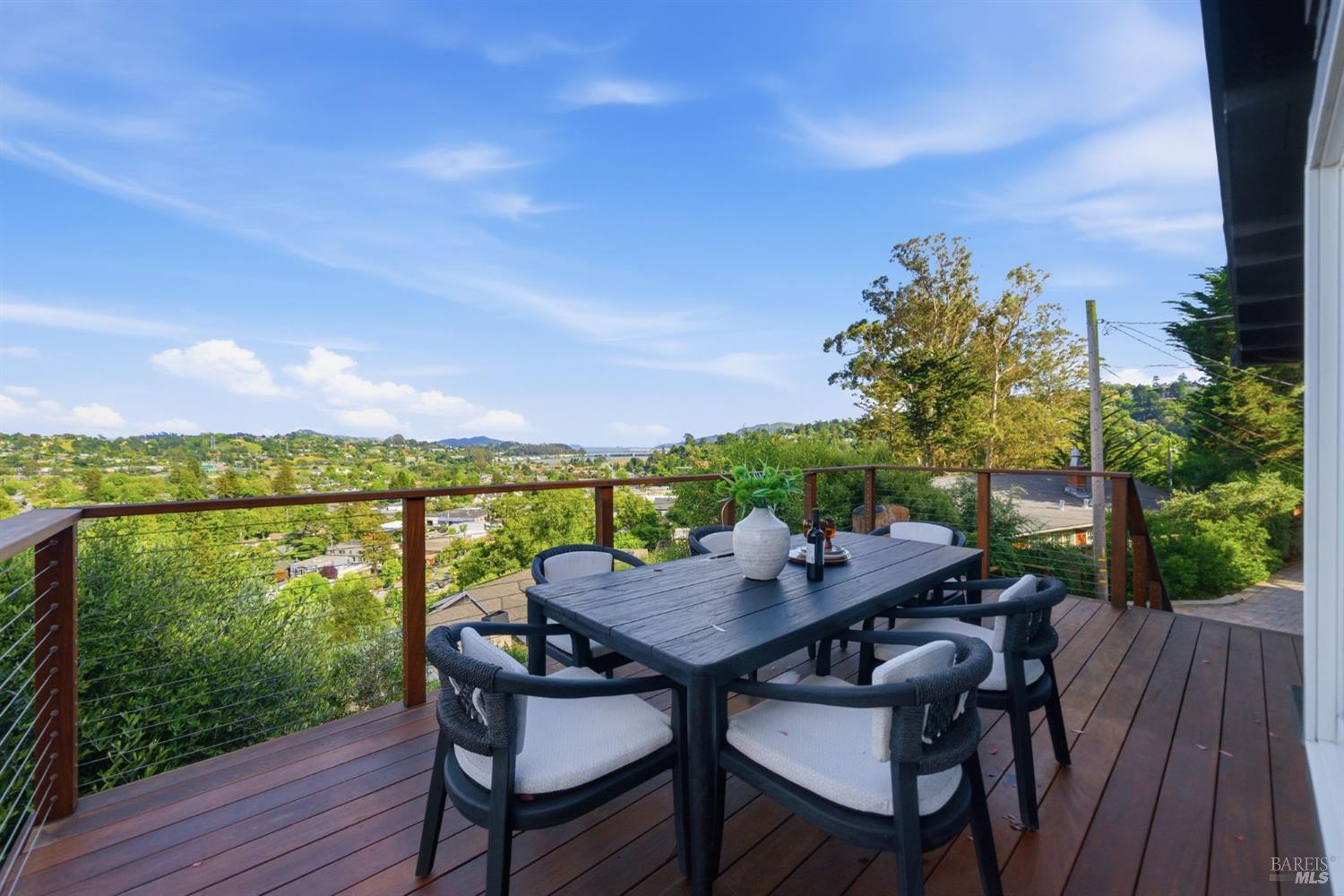 Detail Gallery Image 6 of 88 For 439 Molino Ave, Mill Valley,  CA 94941 - 4 Beds | 2 Baths