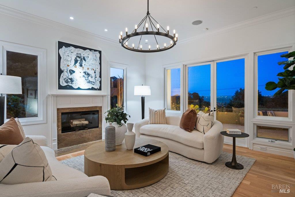 Detail Gallery Image 7 of 58 For 5 Warren Ct, Tiburon,  CA 94920 - 4 Beds | 4/1 Baths