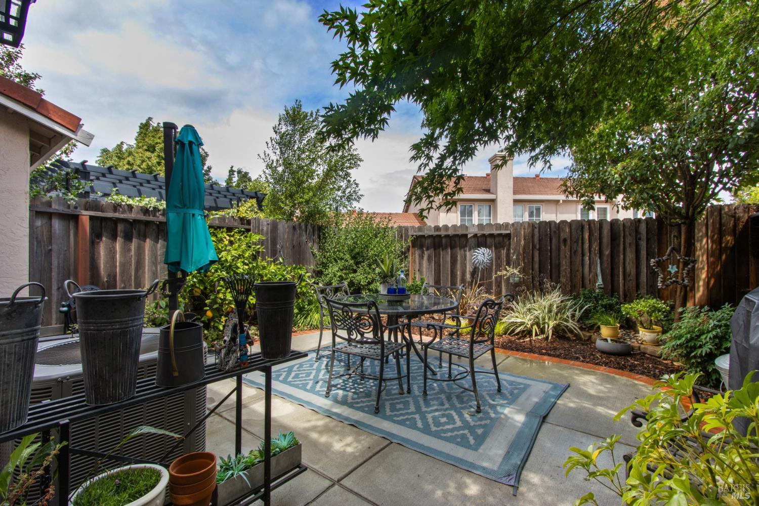 Detail Gallery Image 26 of 33 For 304 Columbia Cir, Benicia,  CA 94510 - 2 Beds | 2/1 Baths