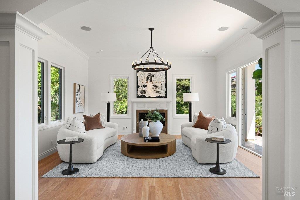 Detail Gallery Image 5 of 58 For 5 Warren Ct, Tiburon,  CA 94920 - 4 Beds | 4/1 Baths