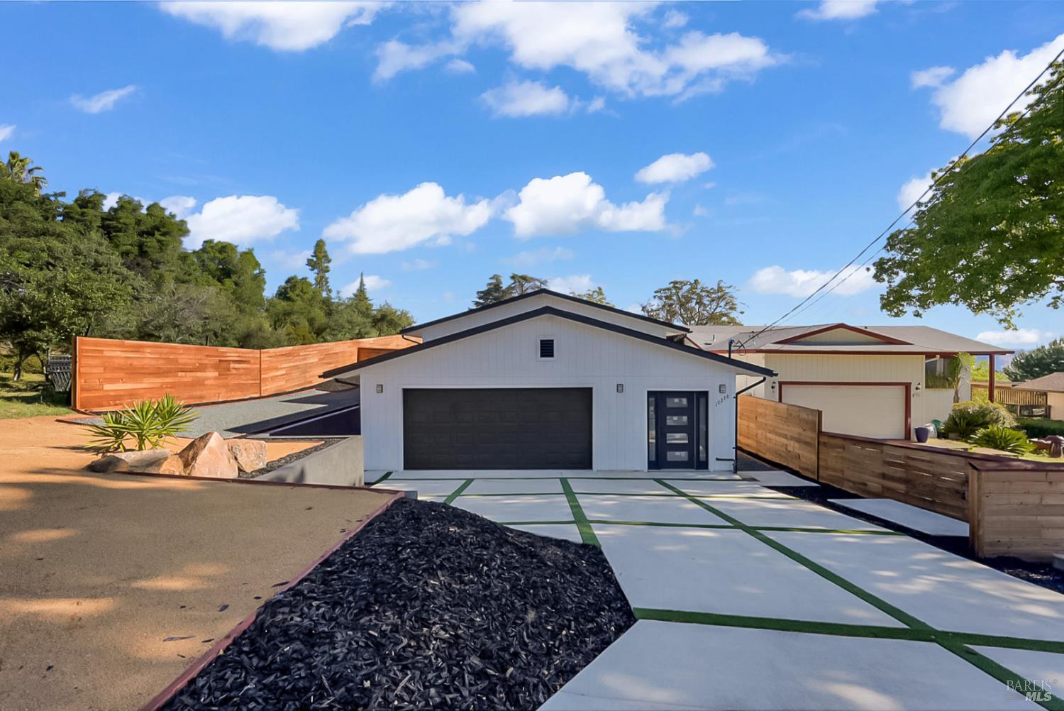 Front Image Thumbnail for BA326035483