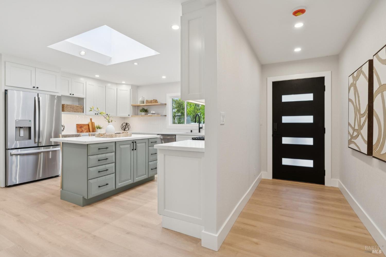 Front Image Thumbnail for BA326033572