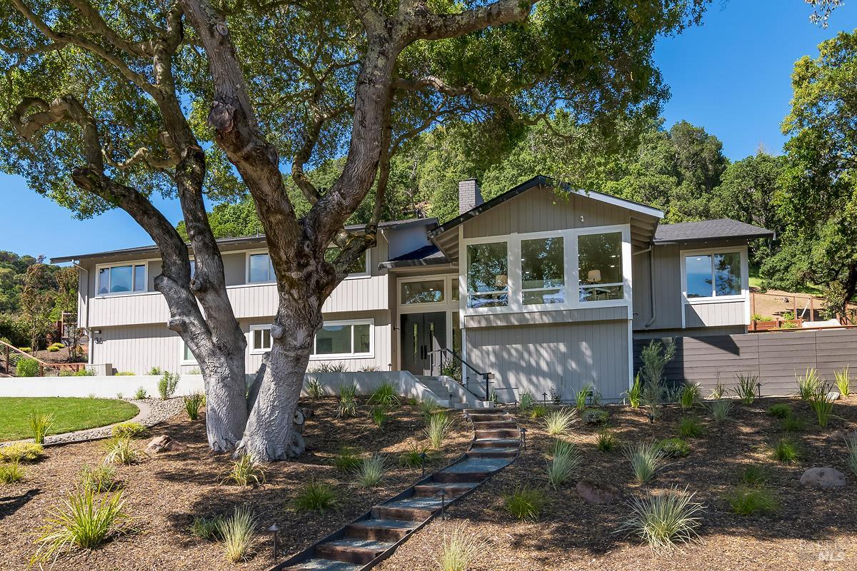 36 Capilano Drive photo 2