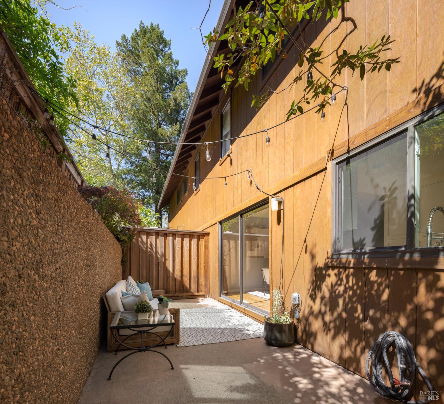 883 Magnolia Avenue