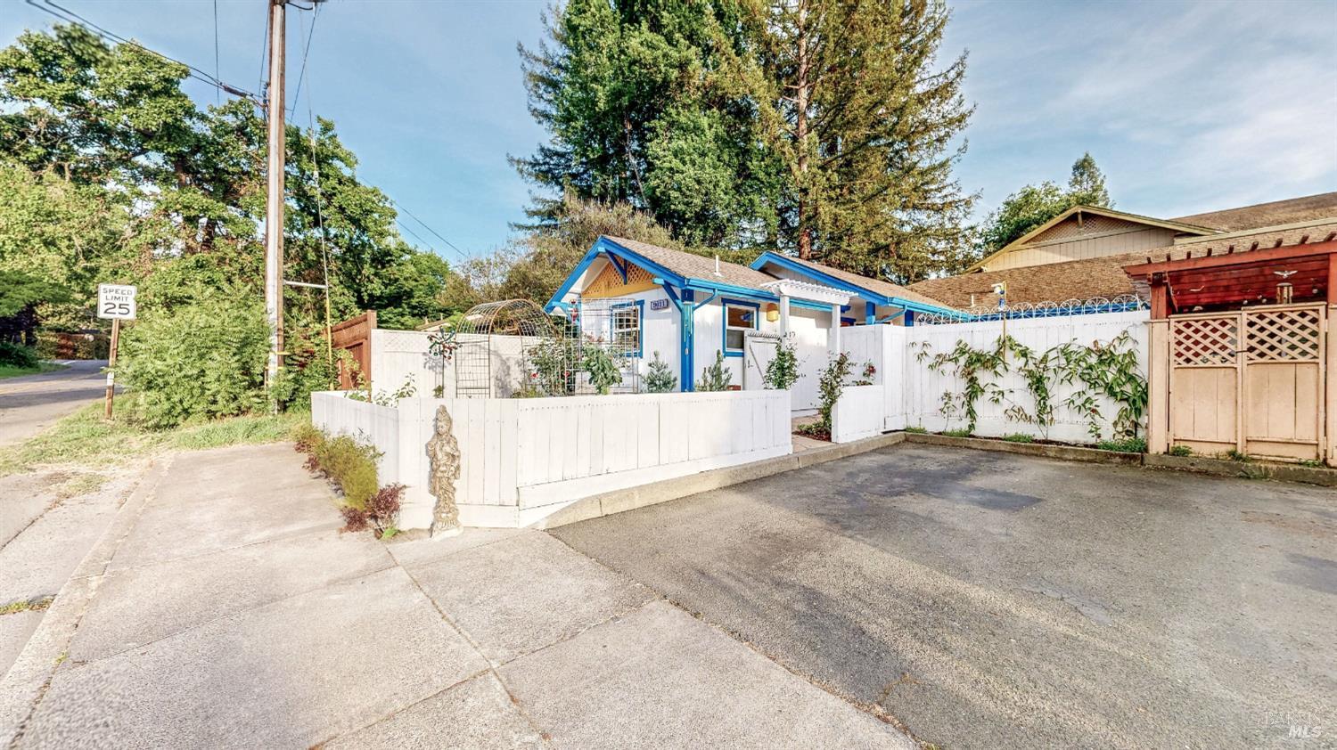 9011 Donald Street photo 2