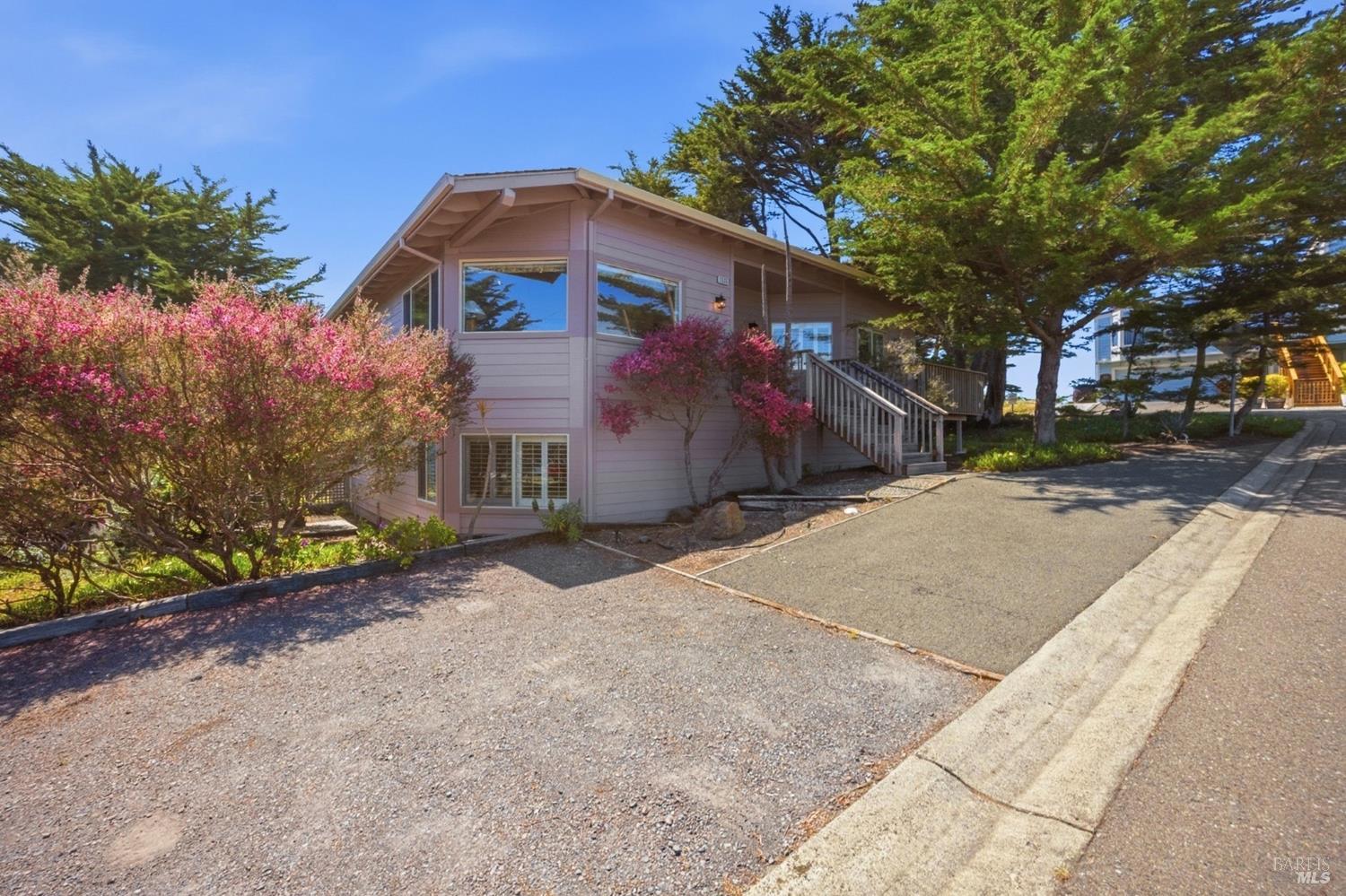 2035 Sandpiper Court photo 3