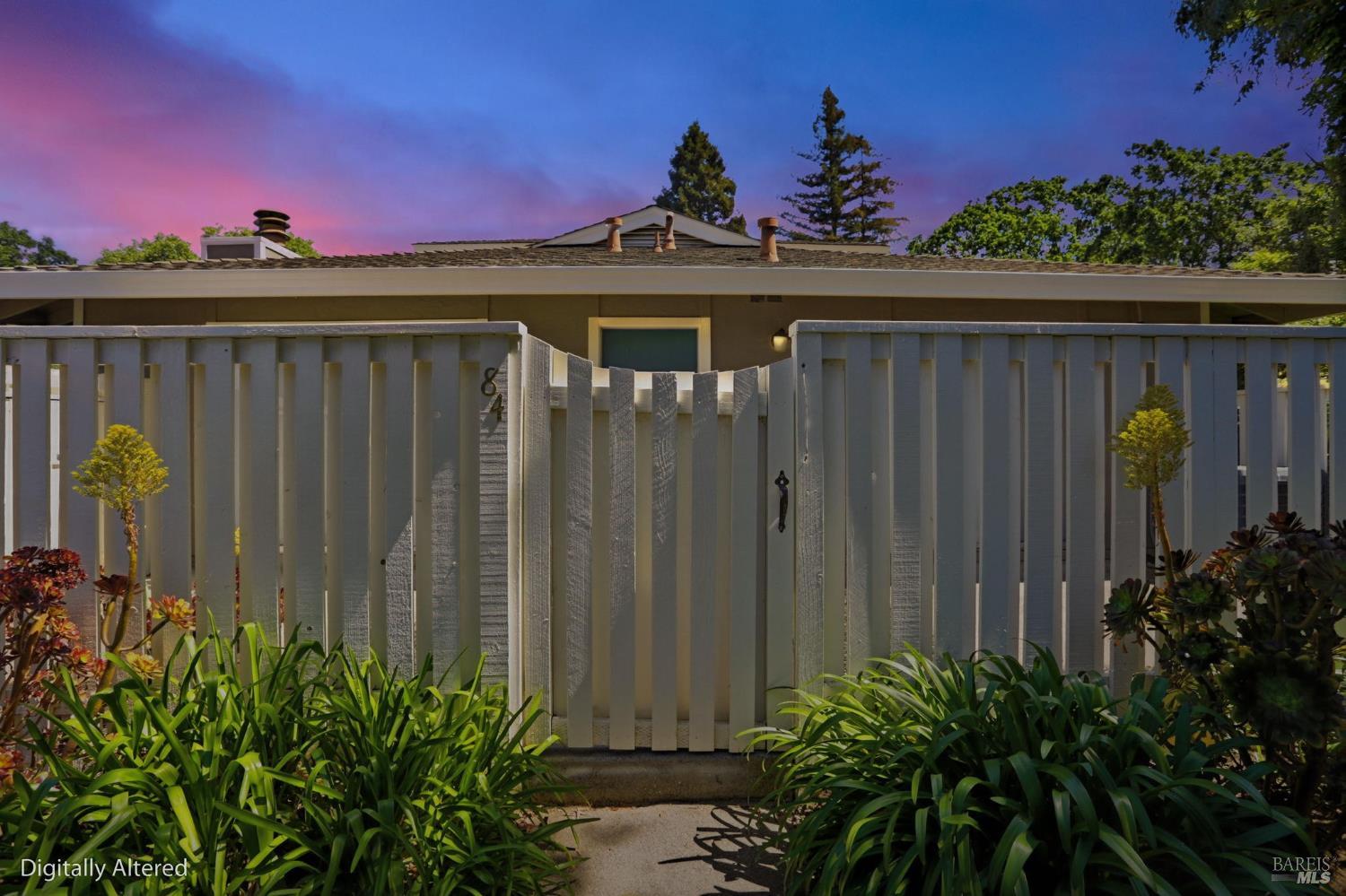 84 Belvedere Court photo 2