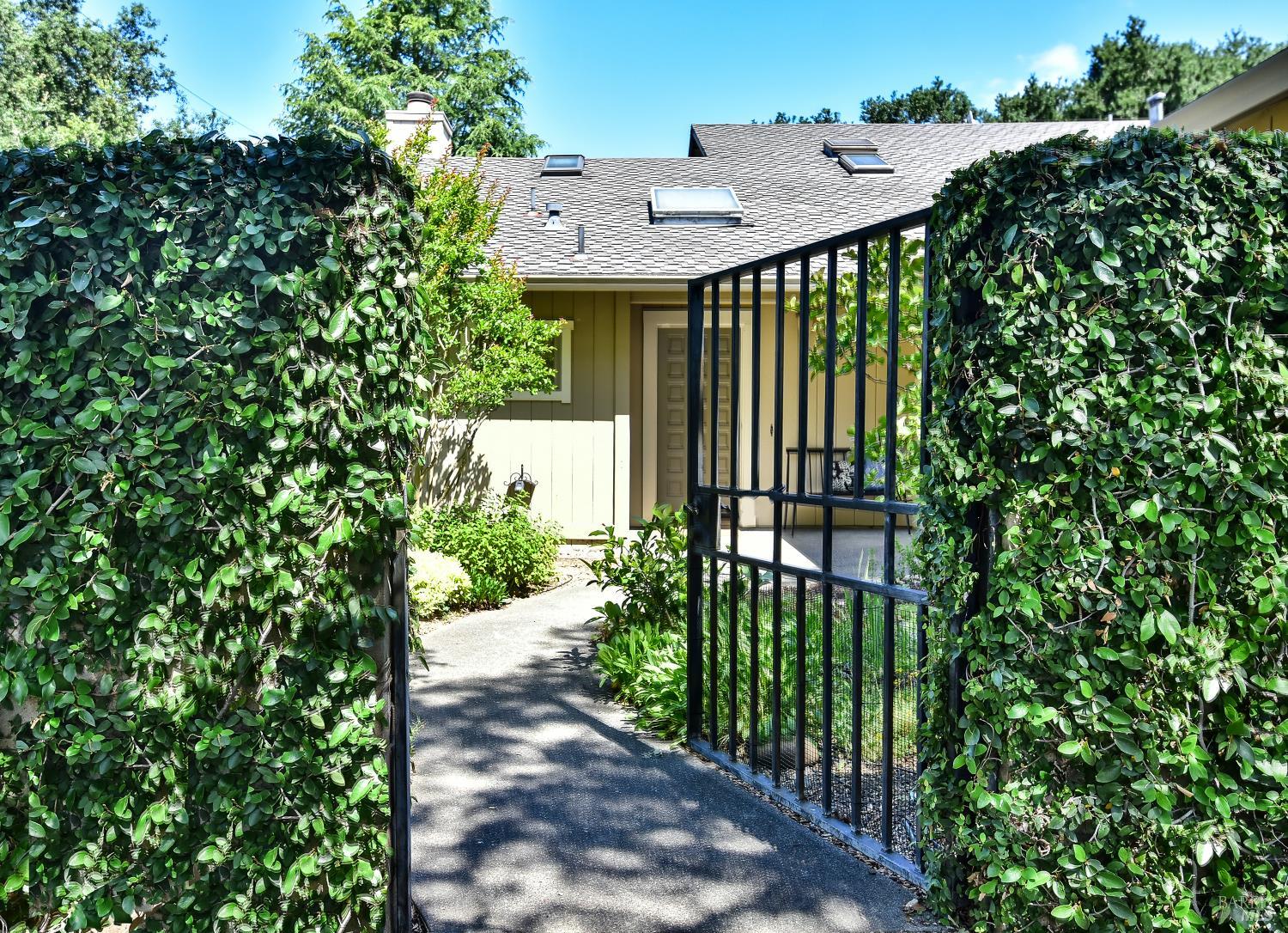 285 E Agua Caliente Road photo 3
