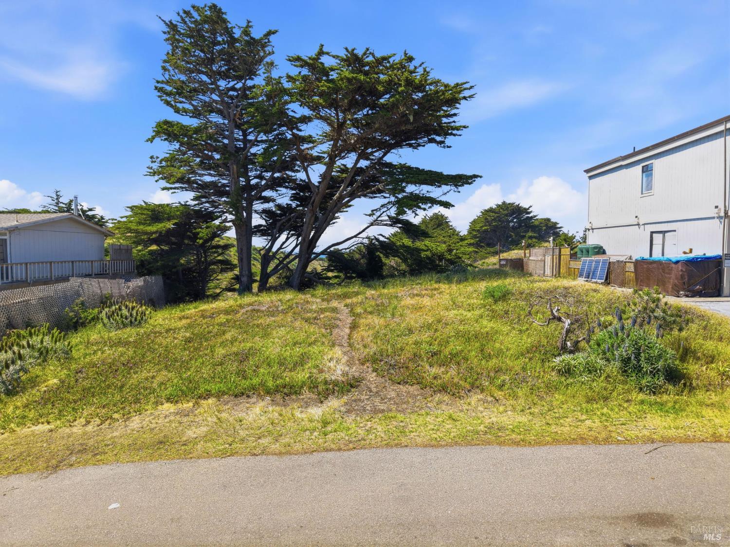 1850 Whaleship Road photo 2