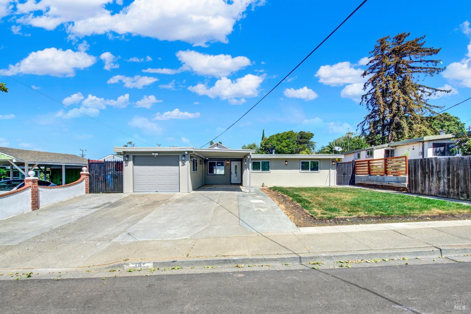 14 Joan Drive photo 2