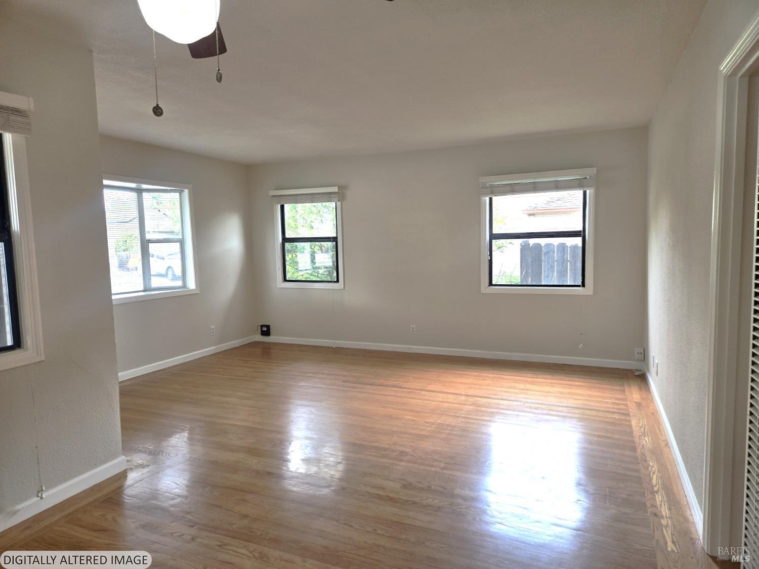 930 Georgia Street photo 3