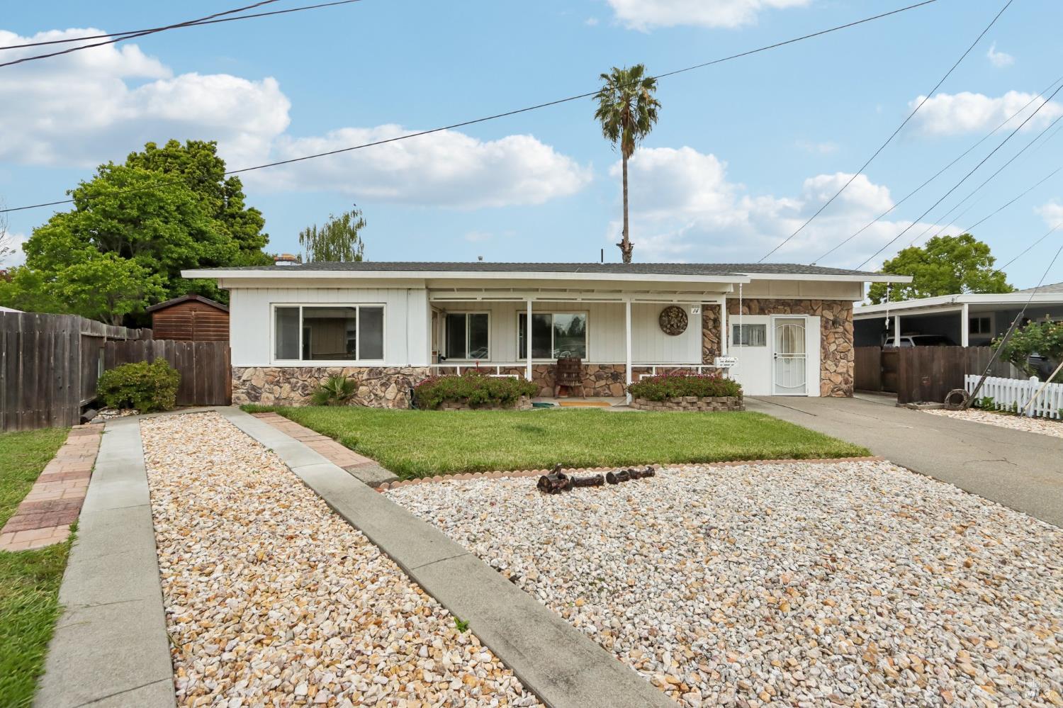 14 Margo Court photo 3