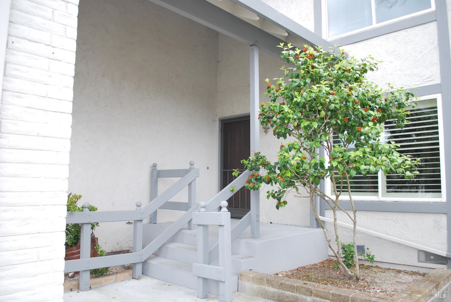 1702 Capistrano Drive photo 2