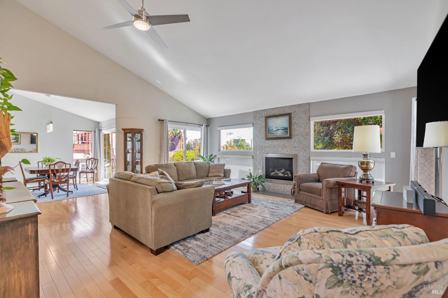 9489 Vinecrest Road photo 2