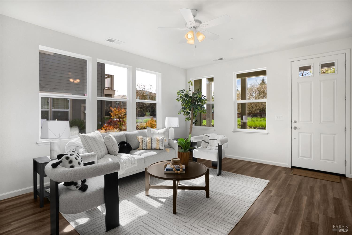 2042 Ravello Way photo 3