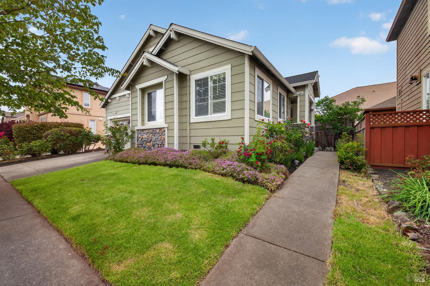 1848 Sandstone Drive photo 2