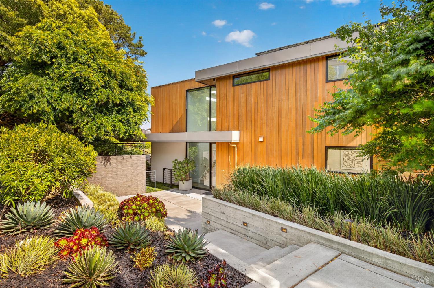 86 Sugarloaf Drive photo 3