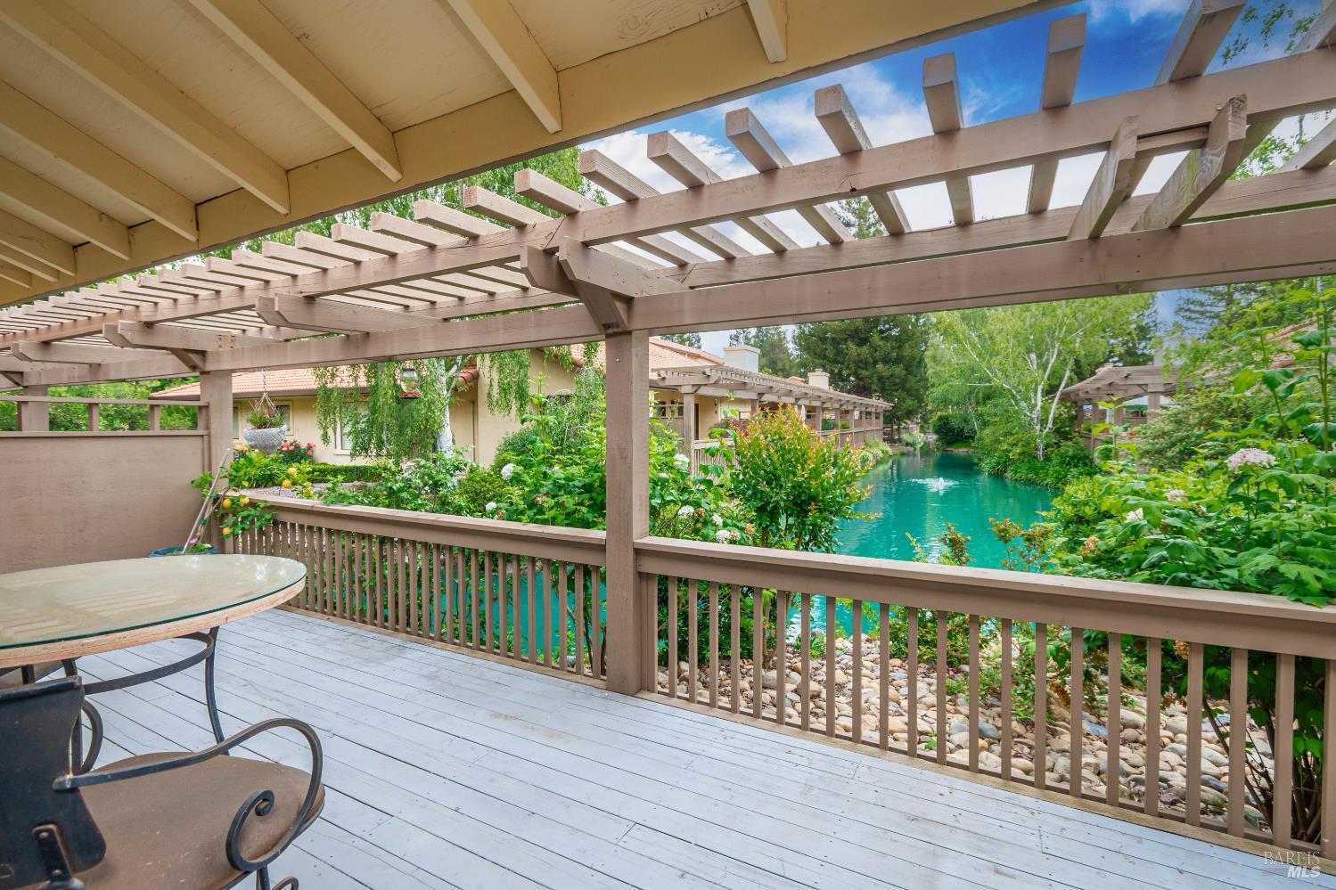 27 Fountain Grove Circle photo 3