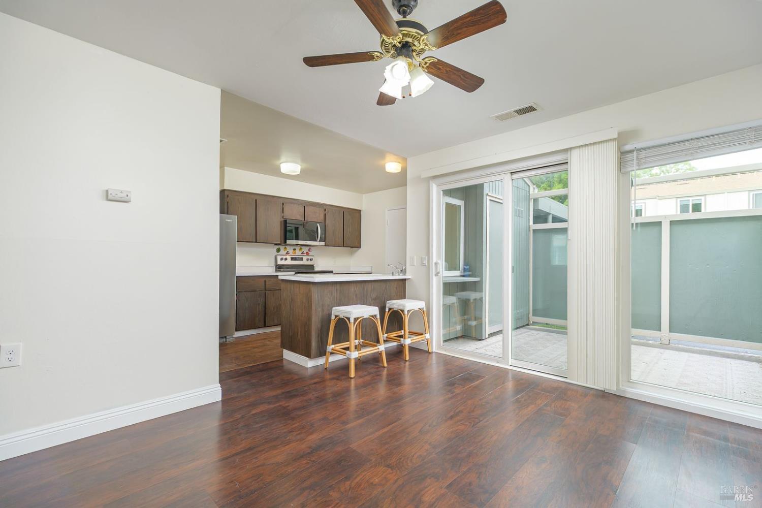 32 Oliva Drive photo 3